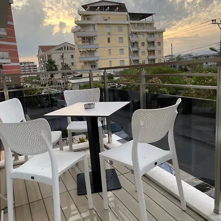 Lux Velipoj Velipojë