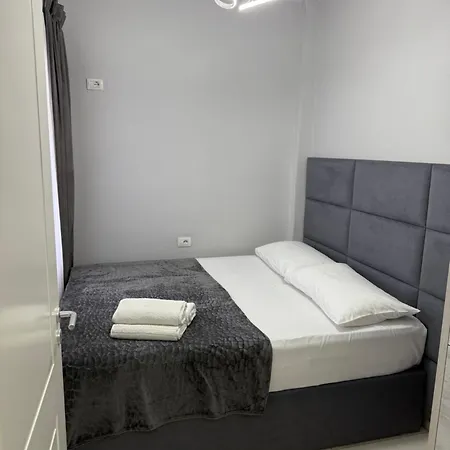 Lux Velipoj * Velipojë