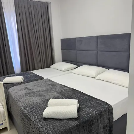 Apartment Lux Velipoj